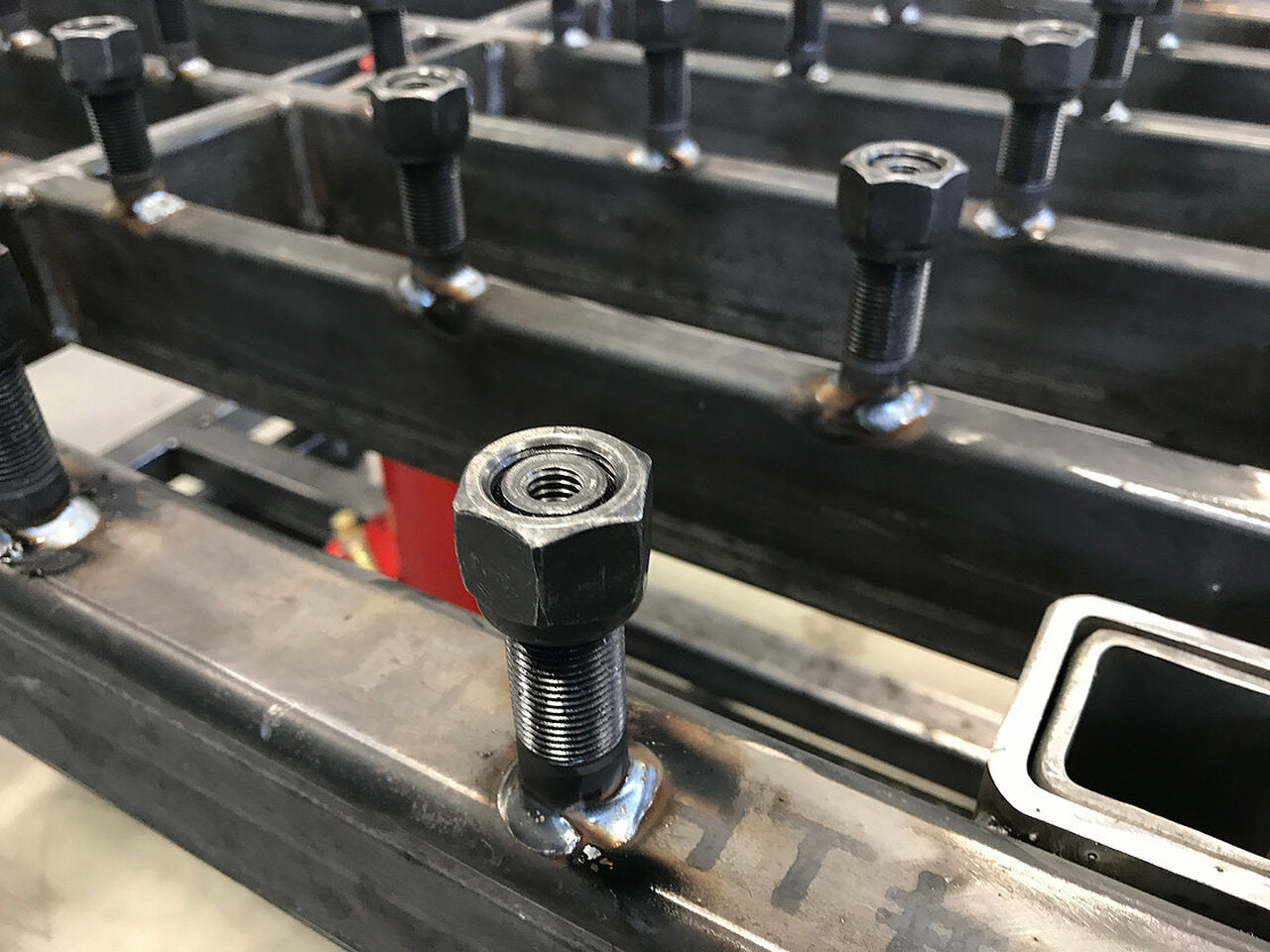 Plate Leveling Fastener (1 Stud)